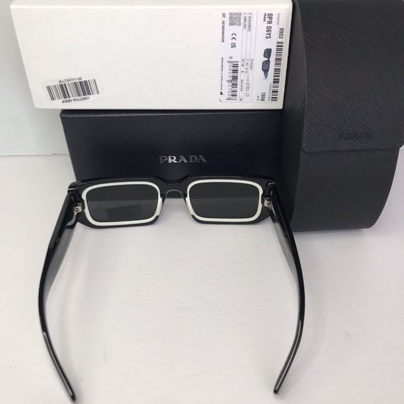 💯 - Authentic New Prada Symbole collection. The bold rectangular frame SPR 0… - Picture 12 of 15
